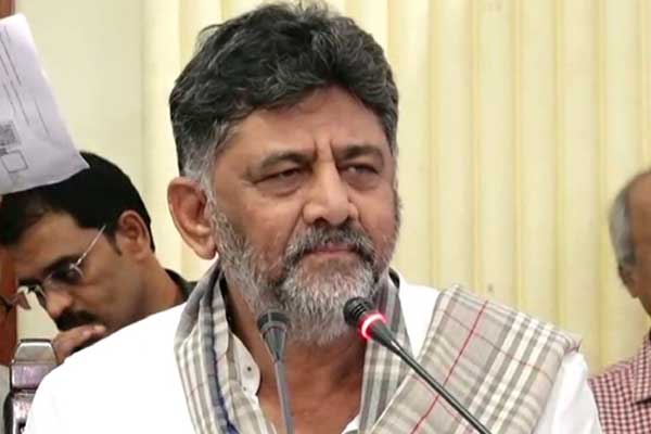 ರಾಹುಲ್ ಗಾಂಧಿ ಭೇಟಿಗೆ ‘ಕೈ’ ಕಲಿ ರೆಡಿ: ಕುತೂಹಲ ಮೂಡಿಸಿದ ಡಿ.ಕೆ.ಶಿವಕುಮಾರ್ ನಡೆ!